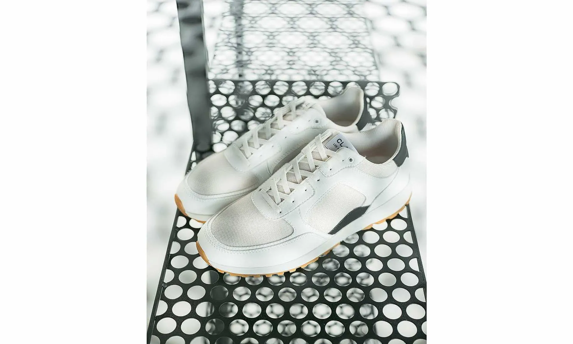 Damen Clae Joshua White Black Vegan