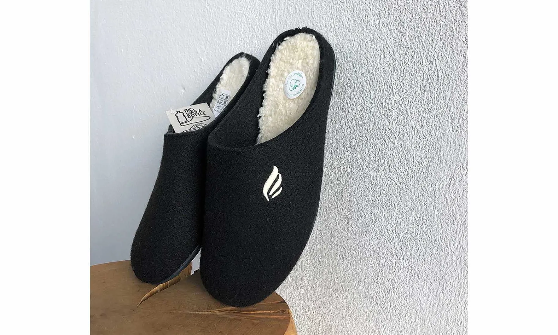 Damen * Slippers Black